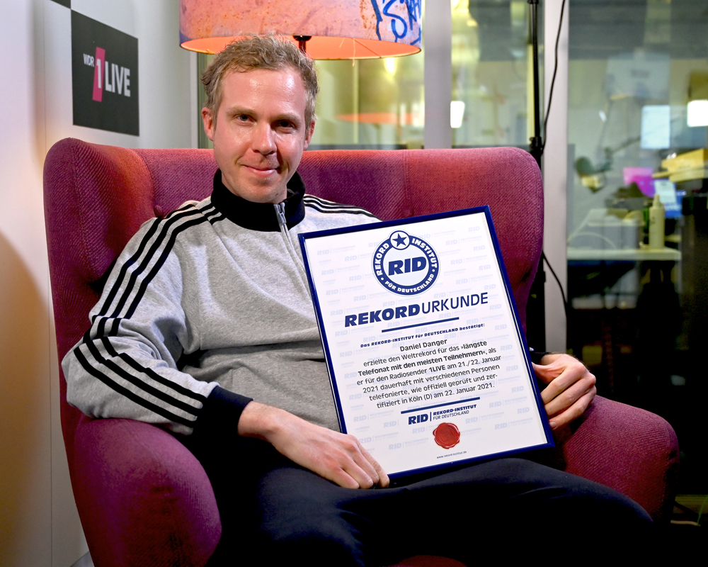 DANIEL DANGER FÜHRT LÄNGSTES TELEFONAT Olaf Kuchenbecker, Hamburg TVSchiedsrichter & Rekord